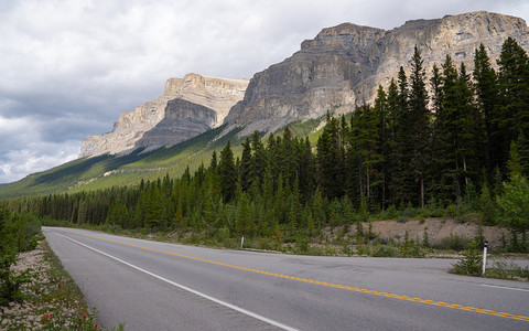 旅行环境山加拿大艾伯塔Banff公园IcefieldParkway的全景图象图片