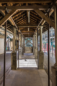 建筑学上市欧洲的位于葡萄牙波尔图的博豪市场美术馆内的旧建筑街廊图片