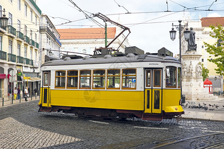 电的有趣里斯本葡萄牙历史电车驾驶情况辆图片