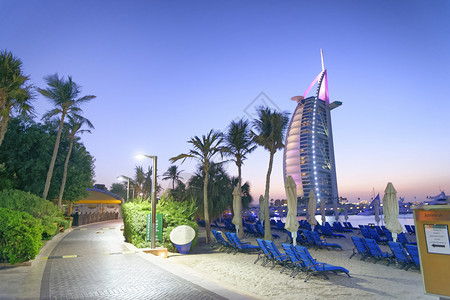 铝迪拜阿联酋2015年月BurjAlArab酒店的夜色I迪拜阿联酋Iti被列为世界上最豪华的酒店之一地标建造图片