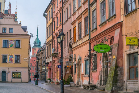 假期欧洲地标波兰华沙老城2019年4月日波兰Warsaw图片
