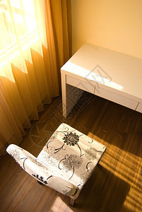 空房间单桌椅在阳光下空的内部屋图片