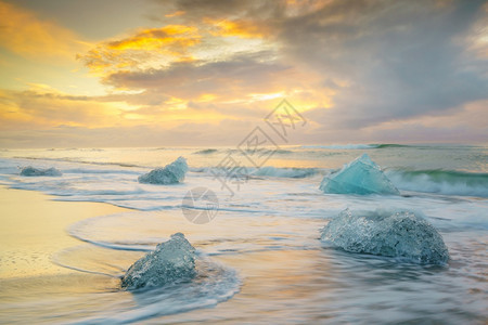 墙纸冰岛Jokulsarlon冰海边美丽的日出旅行泻湖图片