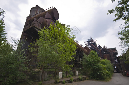 锈鲁赫尔地区著名的LandschaftparkDuisburg北部的详情弃景观图片