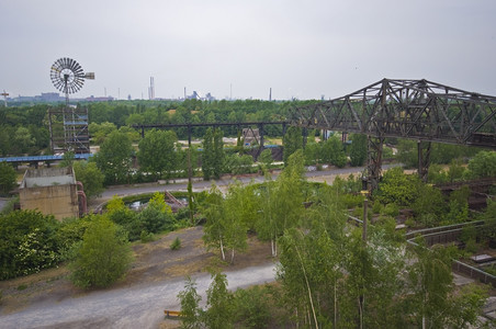 老的鲁赫尔地区著名的LandschaftparkDuisburg北部的详情雅各布斯矿图片