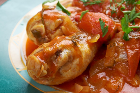 大鸡大利西班牙裔卡恰托拉意指大利语的猎人在烹饪中所有accucadotraa都是指一种配菜的猎餐用西红柿洋葱草药经常是胡椒和有时葡萄酒做背景