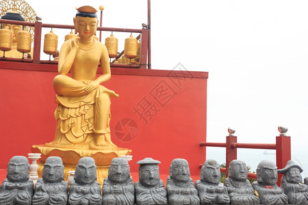 传统的华丽青铜韩国济州岛上的佛像图片