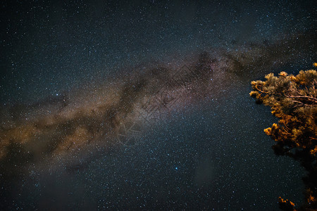 佐治亚州萨姆茨赫爪哇季的银河系星美丽轮廓图片