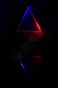 颜色技术辉光透过三角形和反射的照明烟雾图片