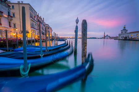 大运河在意利威尼斯的黄昏德拉欧洲的图片
