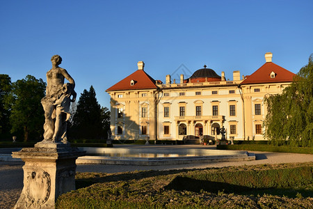 老的庭院Slavkovbaroque城堡民族文化里程碑Slavkov捷克南莫拉维亚布尔诺附近的Austerlitz捷克语图片