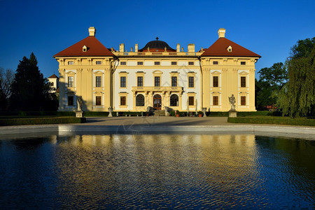 Slavkovbaroque城堡民族文化里程碑Slavkov捷克南莫拉维亚布尔诺附近的Austerlitz宏伟大厦屋图片