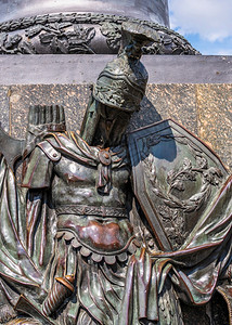 雕塑城市建造格洛里一列纪念乌克兰波尔塔瓦战役一百周年在乌克兰波尔塔瓦的阳光明媚夏日格洛里一列图片