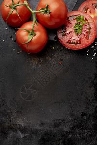 安排美味的新鲜番茄配有复制空间生的季节小吃图片