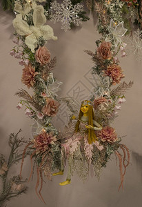 阿姆斯特丹Holland18oct2018beautifutyfullChristma装饰品带有粉红色圣诞花园有仙女和卉装饰品作图片