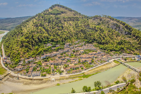 文化屋地标阿尔巴尼亚历史名城培拉特全景从城堡俯瞰阿尔巴尼亚历史名城培拉特全景从城堡俯瞰图片