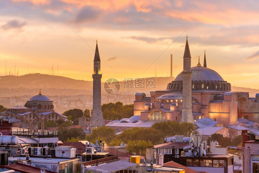 在土耳其伊斯坦布尔的HagiaSophia美景从日落时的顶端观光暮伊斯兰景观图片