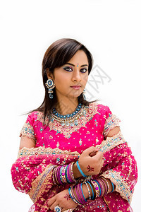 莱亨加雏菊印度教美丽的班加利新娘穿着色彩多的裙子孤立无援图片