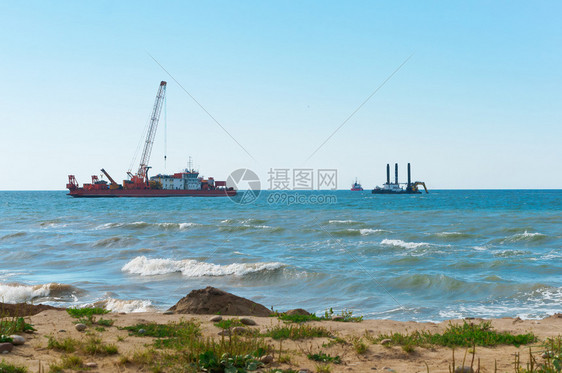 海洋石油平台上钻井平台海上油天空行业离岸图片