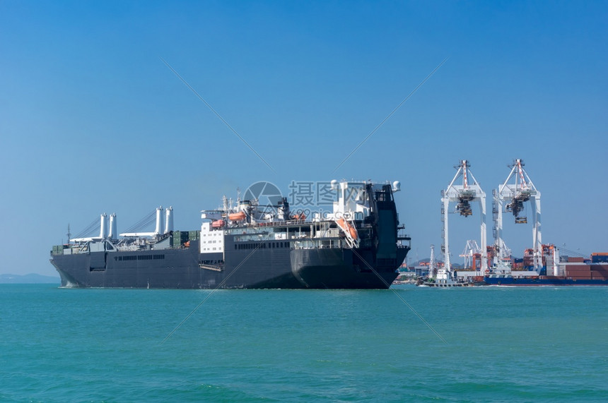 海洋运国际集装箱货船的物流运输进出口物流和货运海集装箱货船商业血管图片