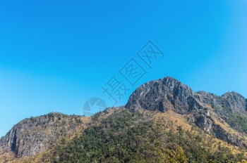 肮脏的泰国清迈DoiLuangChongDao山自然公园景观野营夏天图片