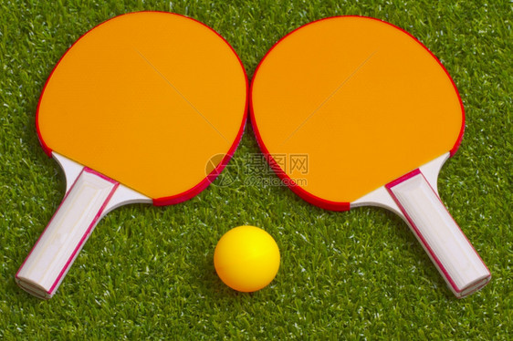 两只乒乓球和橘子行动锻炼网图片