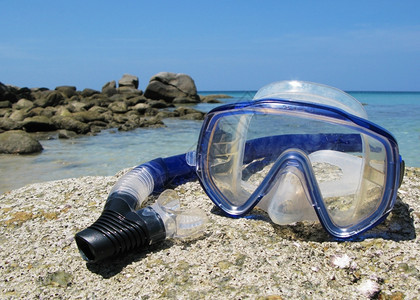 橡胶松弛冒险泰国普吉岛卡隆海滩的潜水器设置图片
