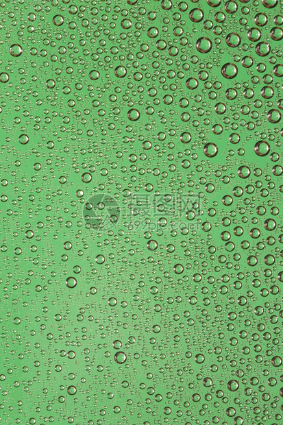 喝窗户绿色水滴背景自然收藏雨滴图片