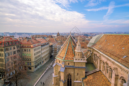 喷射建筑学来自瑞士圣皮埃尔大教堂的日内瓦顶端天际线景色位于瑞士圣皮埃尔大教堂城市图片