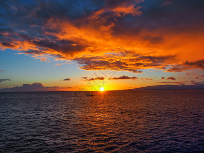 日落到太平洋怀基海滩金色夏威夷日落太阳天气图片