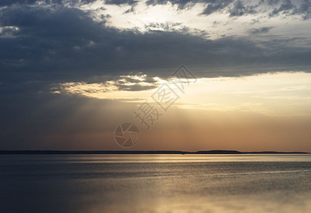 方向海洋地貌的日落光线海景背和的日落光线hd游客图片