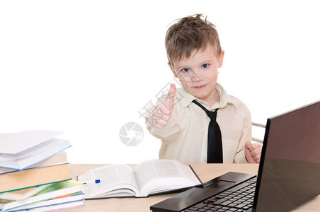 白种人笔记本电脑白色的男生学在白色背景中与人隔离显示一切图片