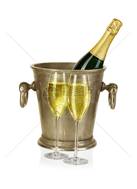 金属香槟酒在冰桶里装瓶香槟用白色的孤立在背景上的干件食物图片