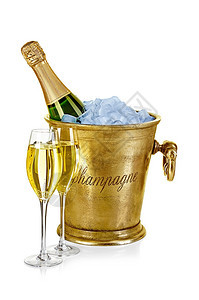 假期在冰桶里装瓶香槟用白色的孤立在背景上的干件派对新图片
