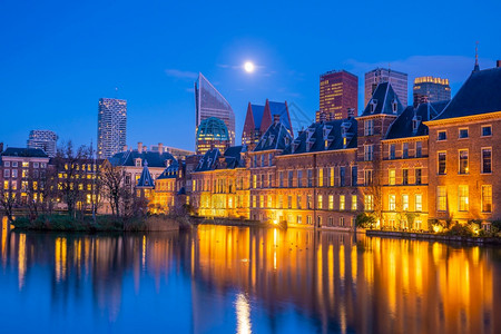 荷兰议会城市风景在荷兰海牙市中心天线日落时在荷兰的海牙建造水旅游图片