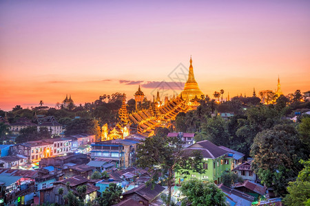 缅甸与Shwedagon塔台在黄昏时仰光天线宝塔城市宗教的图片