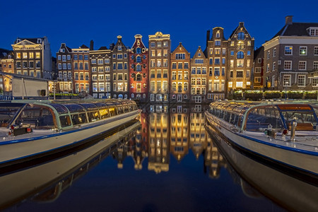 船城市建筑学沿荷兰达布拉克河沿阿姆斯特丹的房屋图片