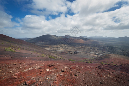 谷地标西班牙金萨罗特兰岛蒂曼法亚公园的神奇火山景观和熔岩沙漠云图片