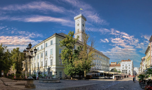 吸引力游览历史乌克兰利沃夫市场广LvivLviv0721市政厅在乌克兰利沃夫一个阳光明媚的暑夏日市政厅图片