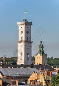 镇遗产大厅乌克兰利沃夫市场广LvivLviv0721市政厅在乌克兰利沃夫一个阳光明媚的暑夏日市政厅图片