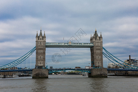 假期伦敦塔桥的一座联合吊桥和悬索伦敦塔的一座联合吊桥和悬索文化天际线图片