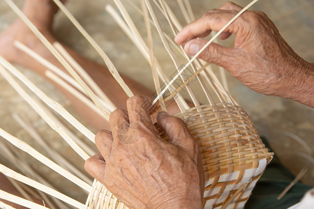 高人手工编织竹子简单的商业细节图片