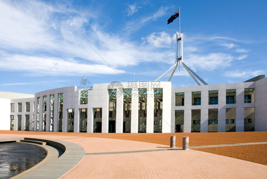 澳大利亚堪培拉议会院旗杆云图片