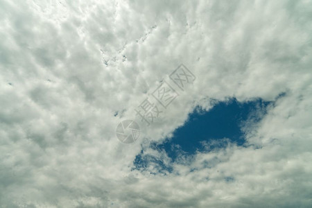 天堂场景阴云密布的戏剧天空阴云密布的戏剧天空美丽图片