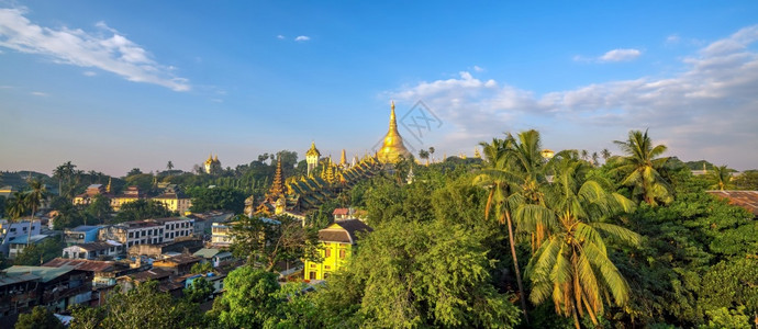 仰光天线与缅甸的Shwedagon塔台游客建筑学金子图片