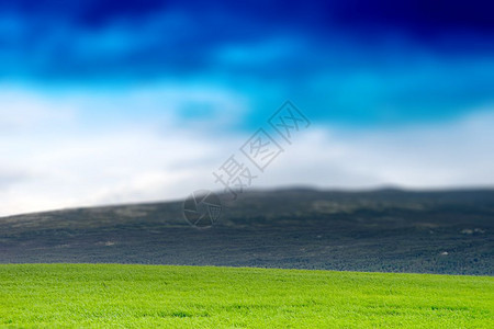 方向挪威夏季草地有山丘貌背景hd挪威夏季草地有山背景颜色史诗图片