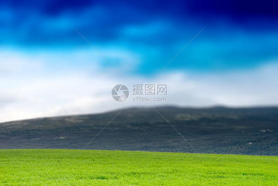 方向挪威夏季草地有山丘貌背景hd挪威夏季草地有山背景颜色史诗图片