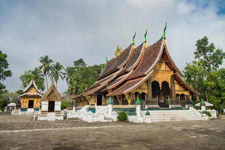 佛教徒旅行普拉邦WatXengThong佛教寺庙老挝LuangPrapang村最重要的佛教寺庙该镇于195年被列为教科文组织世界图片