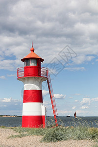 海军夏天景观丹麦的Oddesund灯塔图片