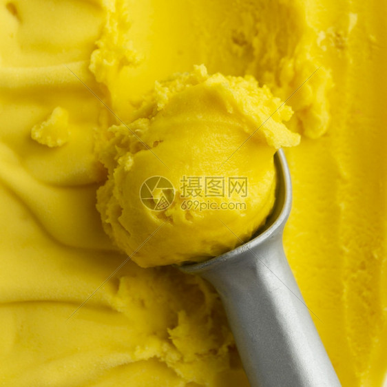 甜点寒冷的香草美味黄冰淇淋图片
